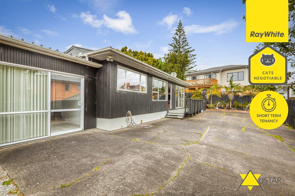 2/4202A Great North Road, Glendene, Auckland - Carousel 1