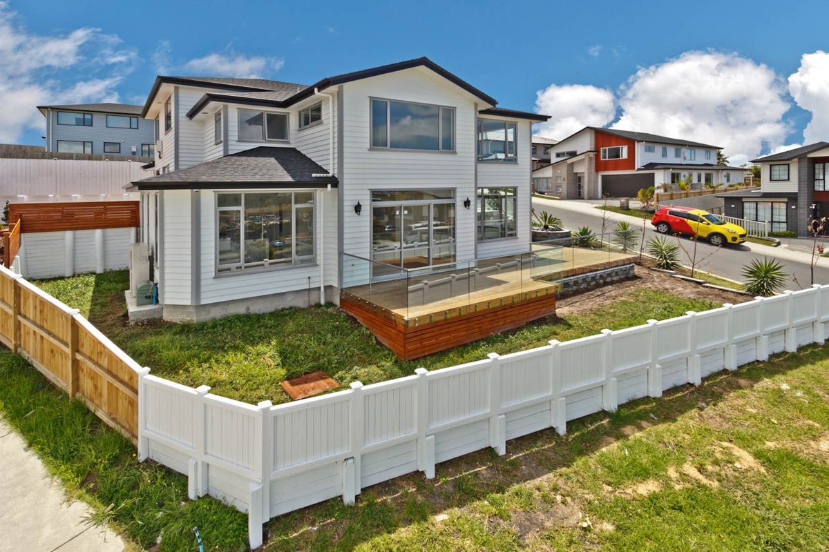 20 Colliston Rise, Pinehill, Auckland - Carousel 1