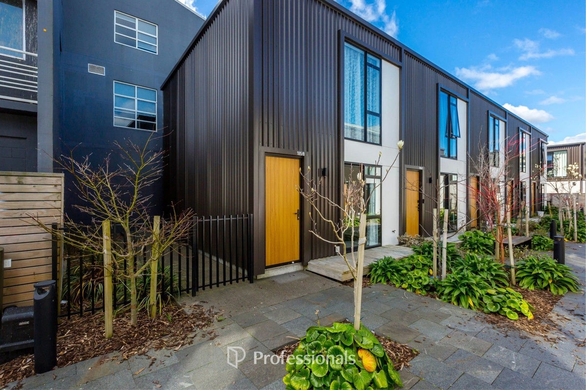 8/185 High Street, Hutt Central, Lower Hutt - Carousel 1