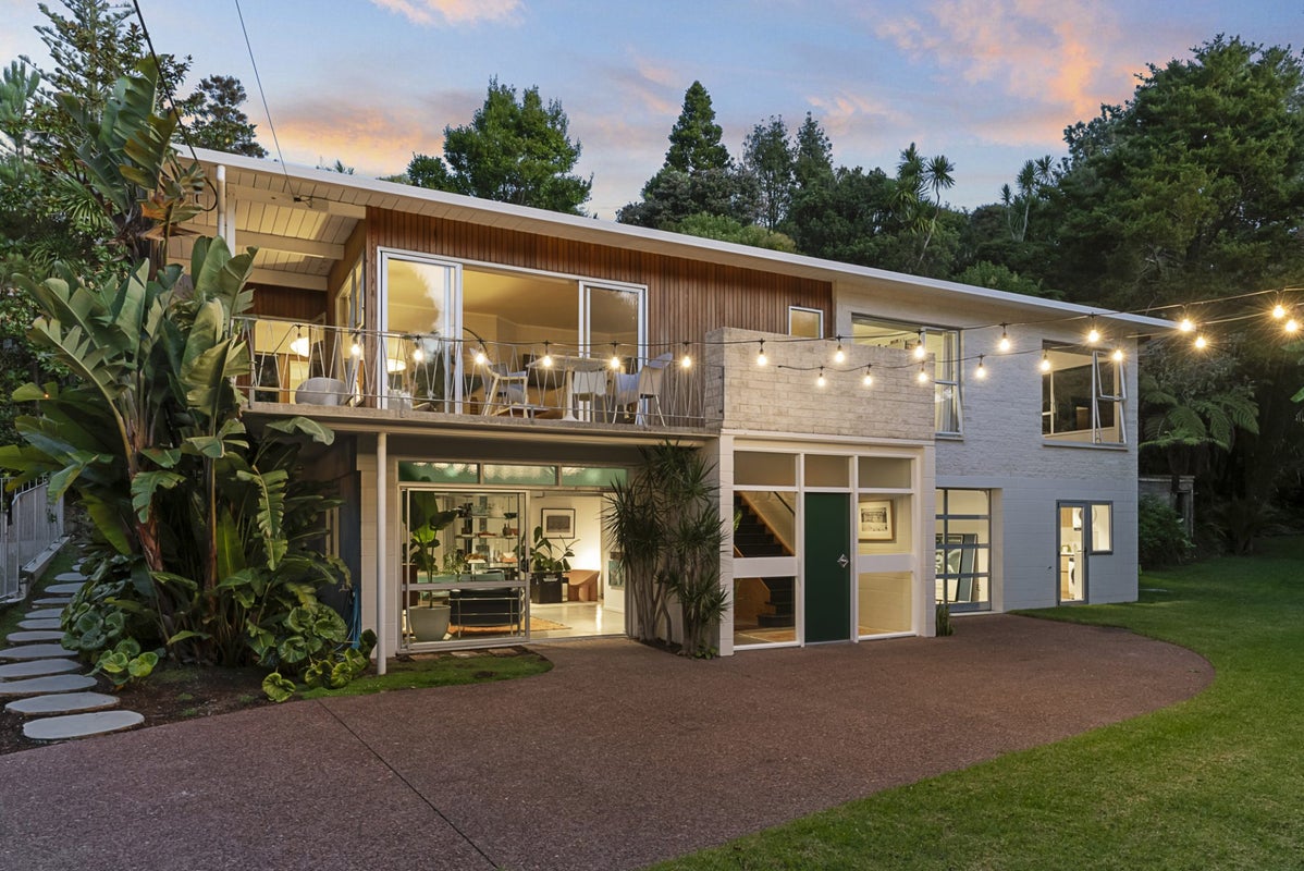 123 Braemar Road, Castor Bay, Auckland - Carousel 1