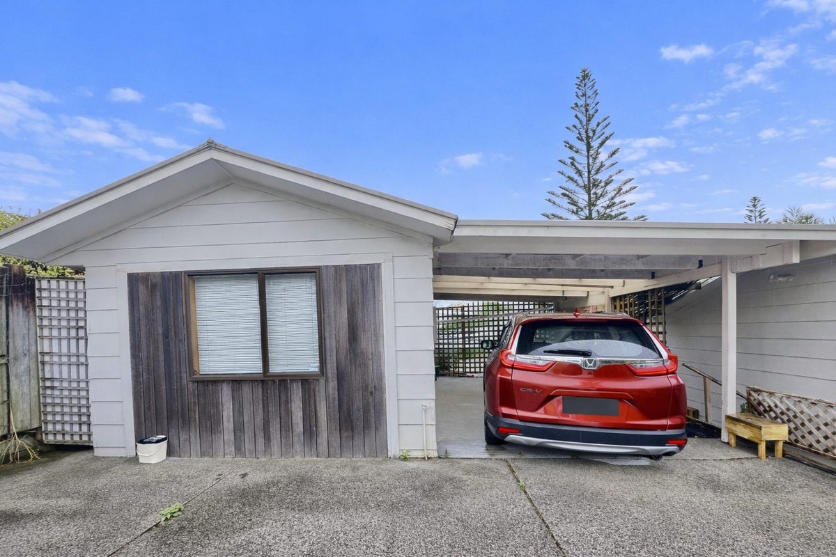 2/260 Sunset Road, Windsor Park, Auckland - Carousel 2