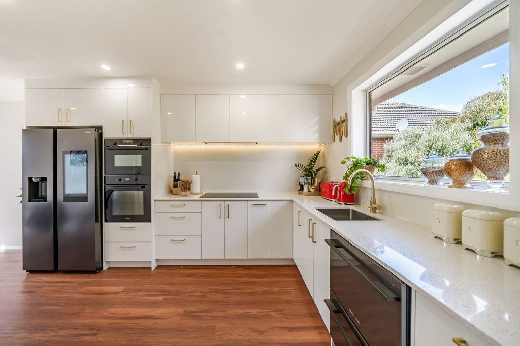 1084 Fergusson Drive, Clouston Park, Upper Hutt - Carousel 1