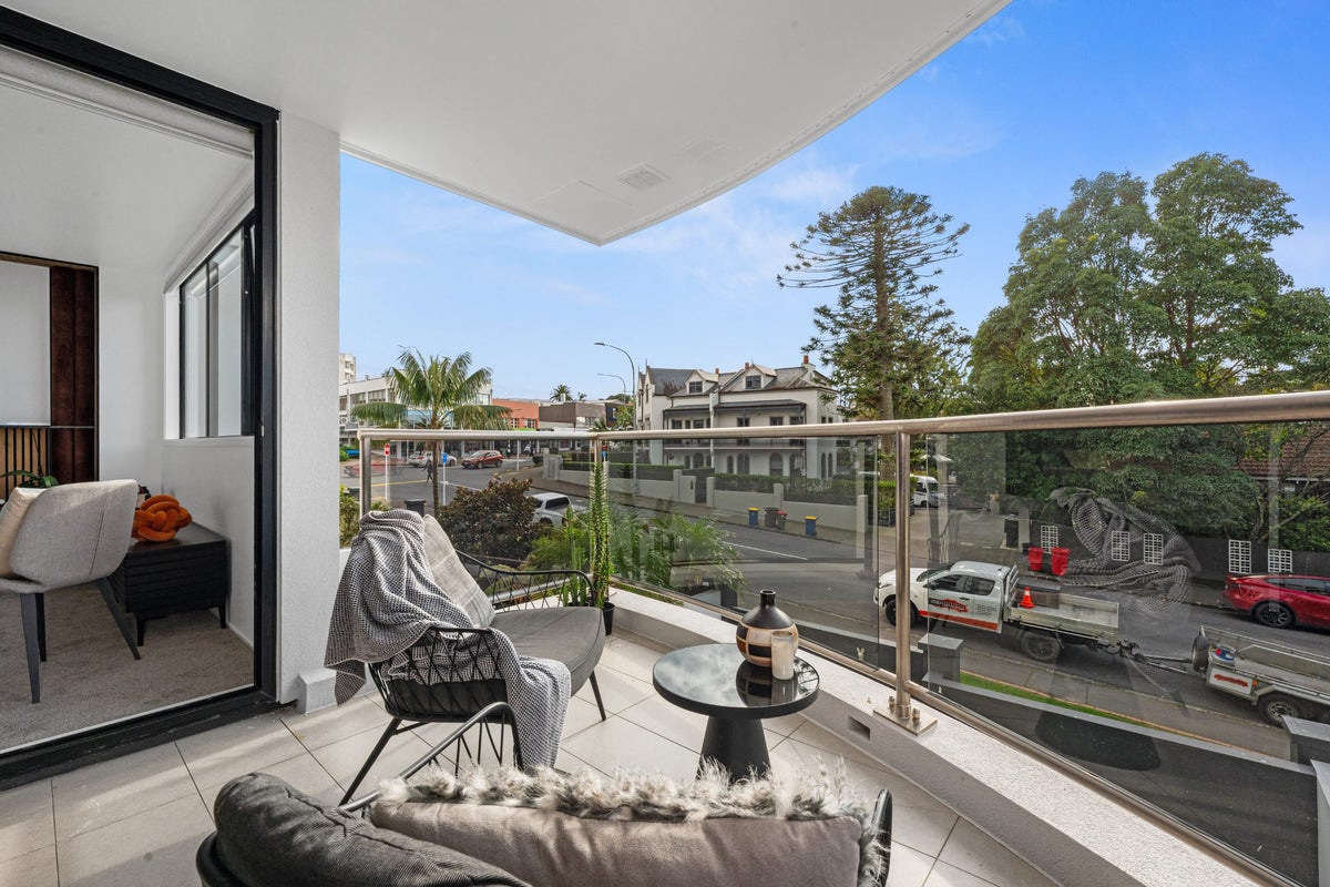 1C/175 Hurstmere Road, Takapuna, Auckland - Carousel 24