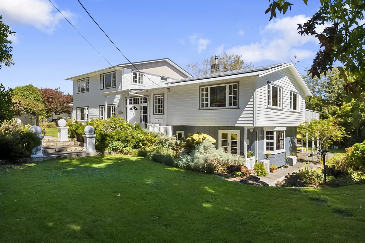 1324 Egmont Road, Egmont Village, Inglewood - Carousel 2