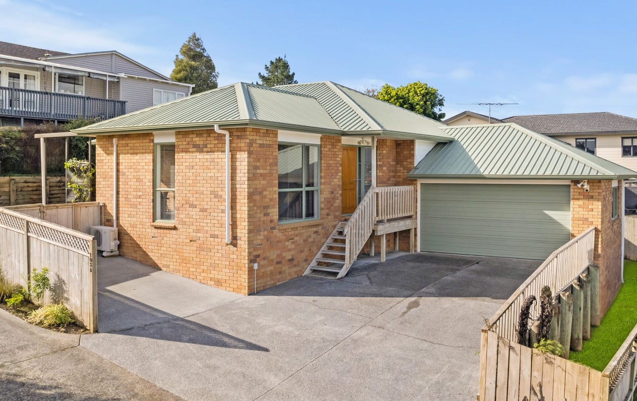 103A Royal Road, Massey, Auckland - Carousel 1