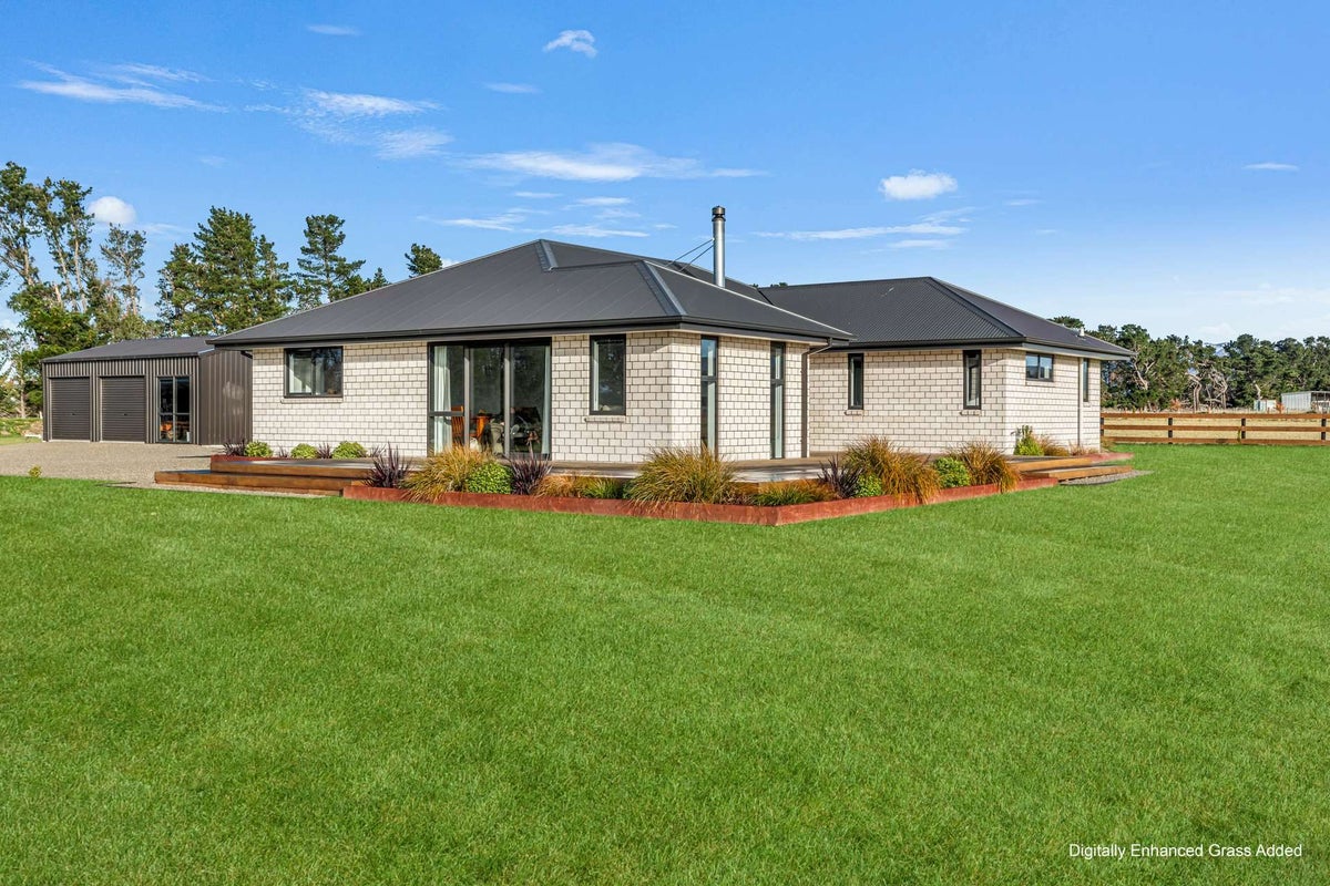 109 Limeloader Lane, Glasnevin, Amberley - Carousel 2