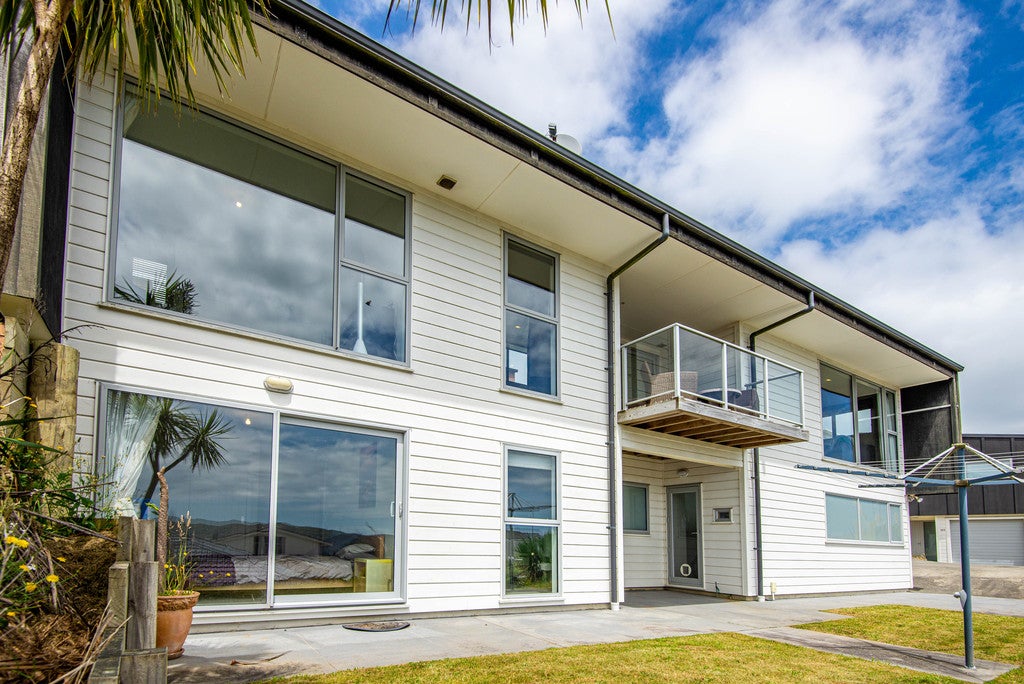 105 Woodridge Drive, Woodridge, Wellington - Carousel 1