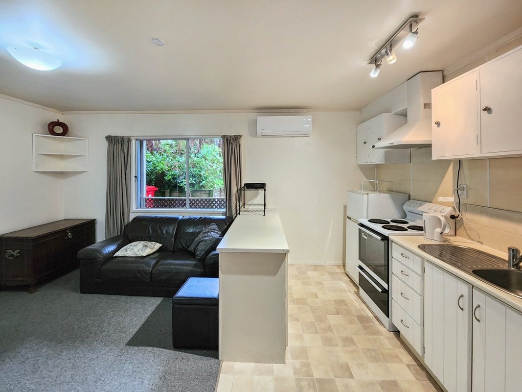102 Pinehaven Road, Pinehaven, Upper Hutt - Carousel 2