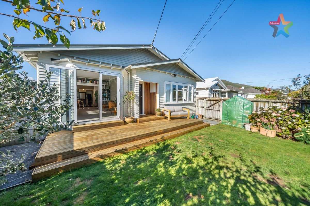 7 Vincent Street, Waterloo, Lower Hutt - Carousel 1