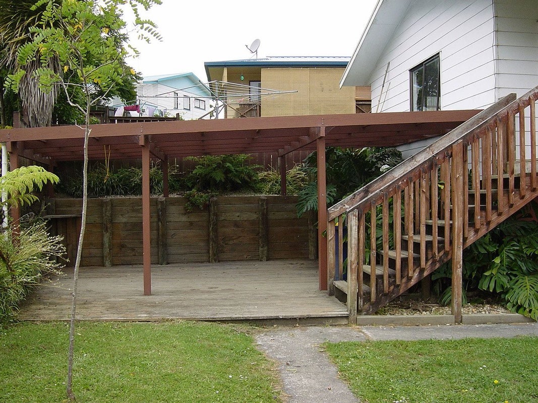 1 Louise Place, West Harbour, Auckland - Carousel 2