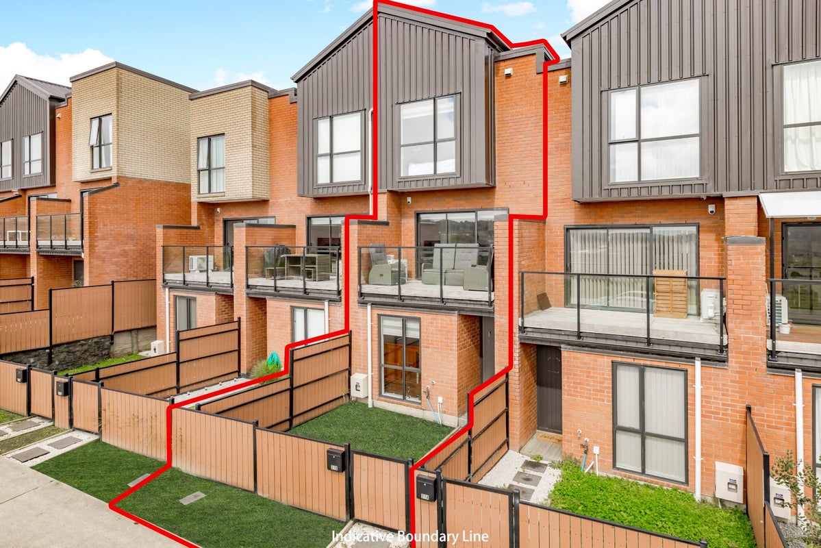 31B Murphys Park Drive, Flat Bush, Auckland - Carousel 2