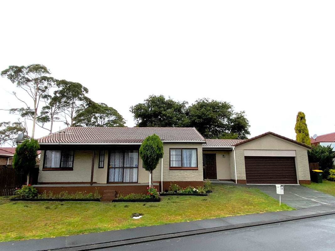 18 Bosnyak Drive, Te Atatu South, Auckland - Carousel 1