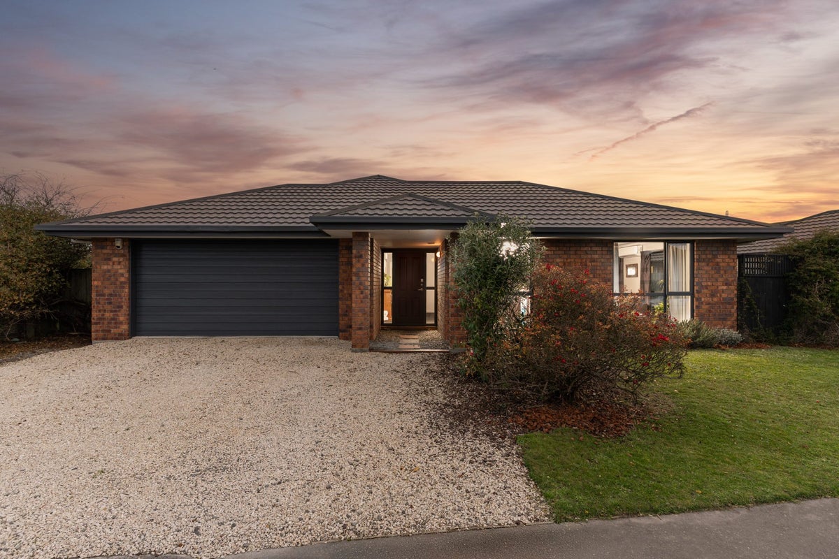 42 Bayswater Crescent, Bromley, Christchurch - Carousel 2