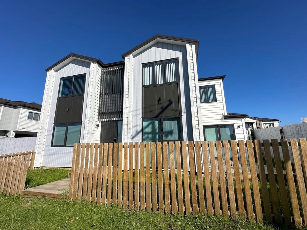 8A Gardiner Grove, Mangere East, Auckland - Carousel 1