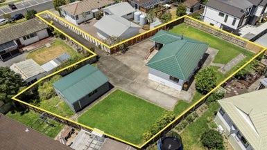 30 Granville Drive, Massey, Auckland - Carousel 1