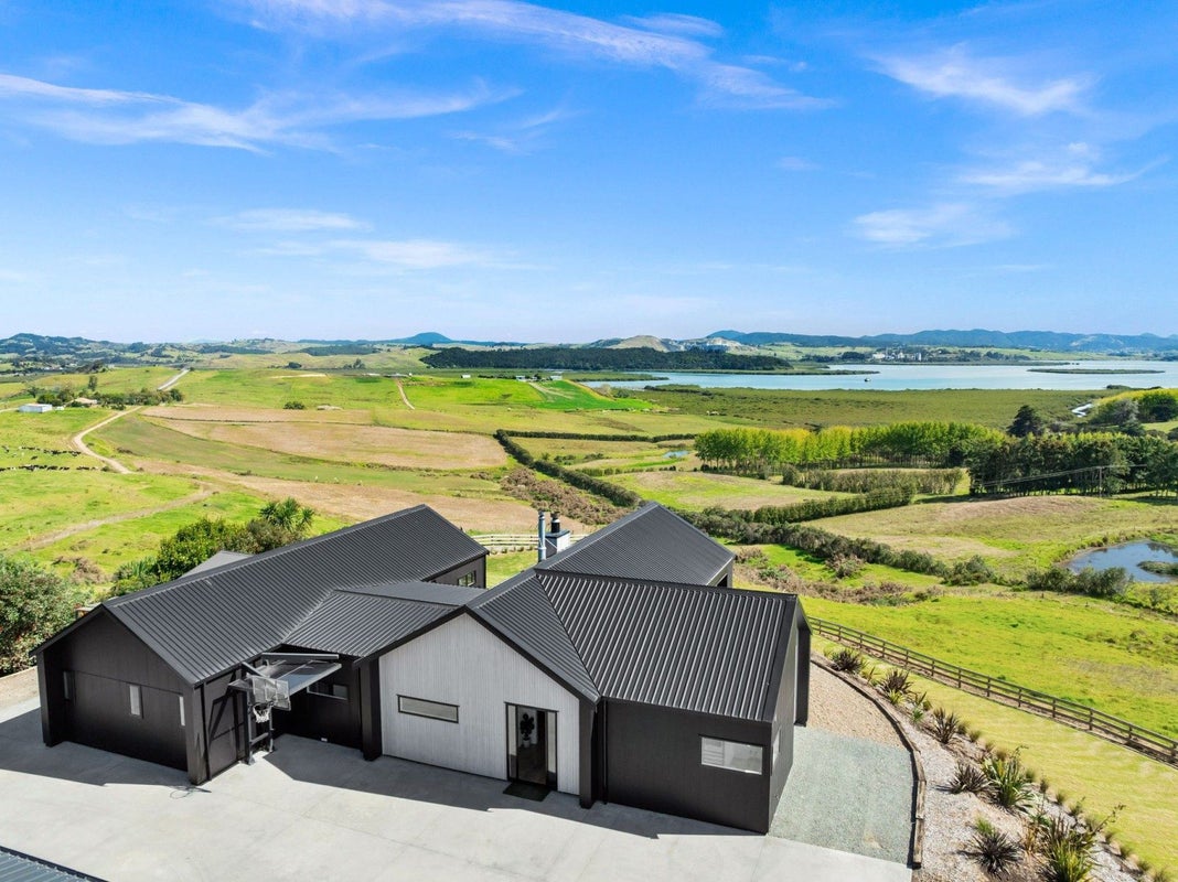 213 Hewlett Road, Whangarei - Carousel 2
