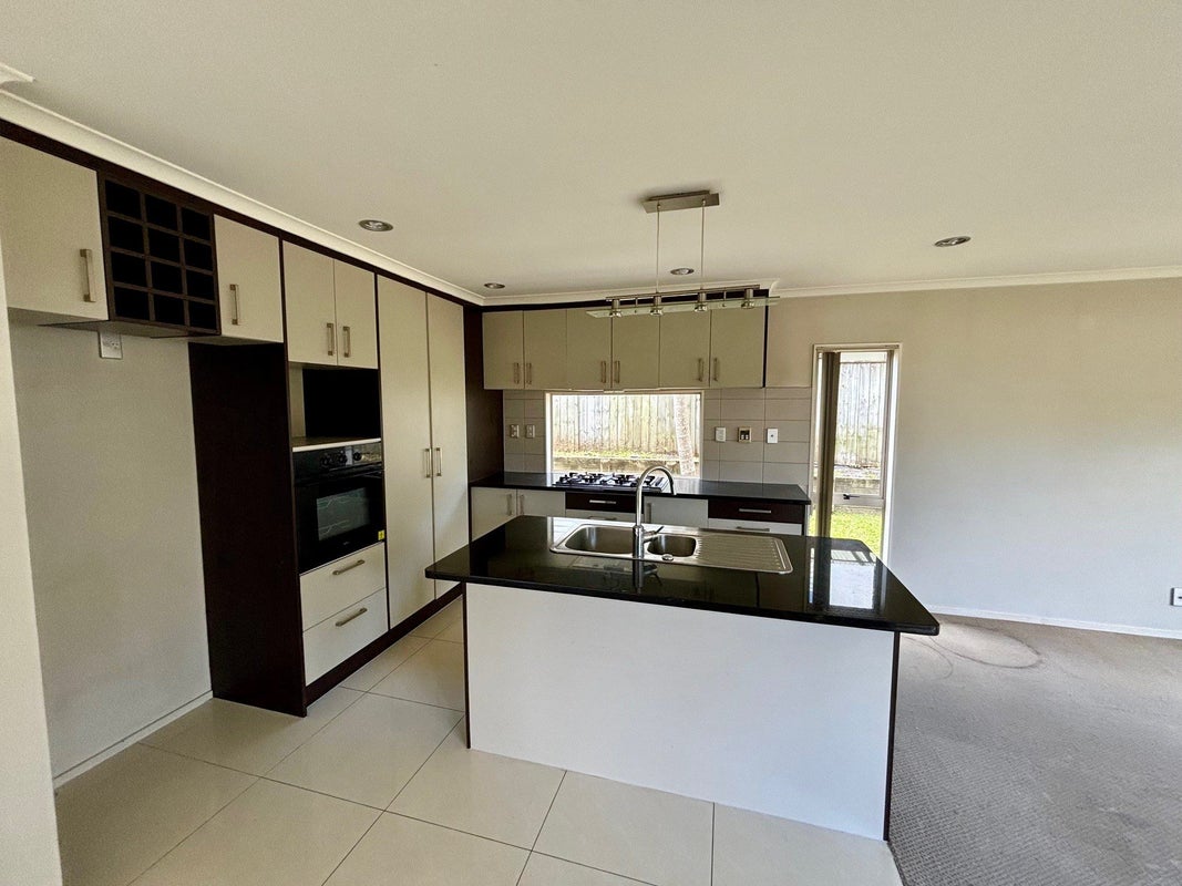 41B Redoubt Road, Goodwood Heights, Auckland - Carousel 2
