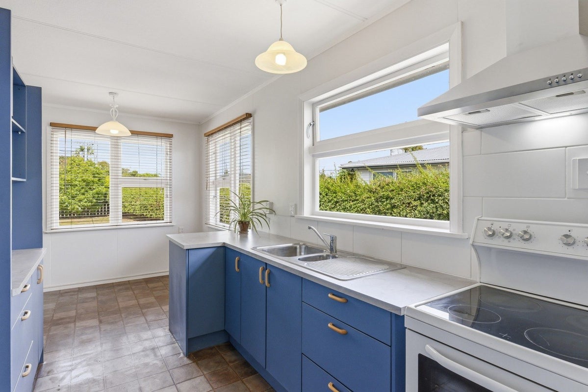 21 Lemon Street, Otaki, Otaki - Carousel 2