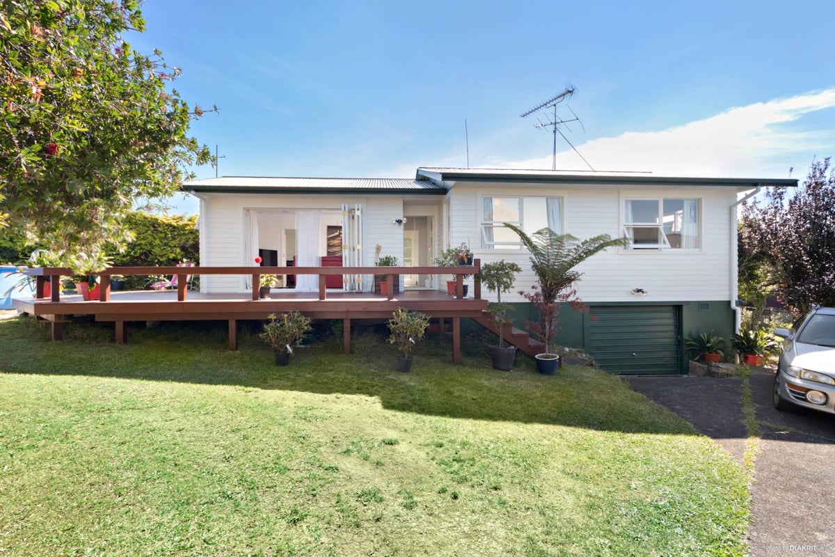 30 Kirby Street, Glendene, Auckland - Carousel 1