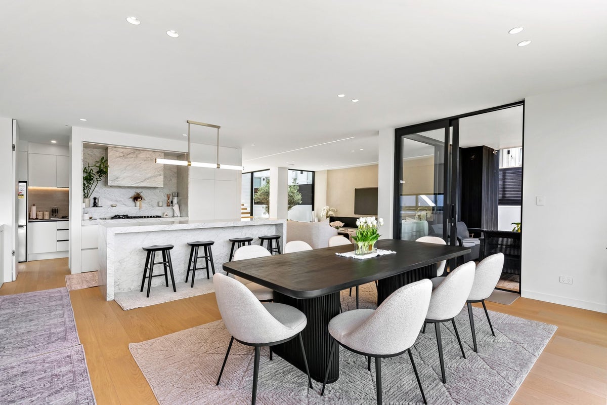 24A Southridge Road, Flat Bush, Auckland - Carousel 2