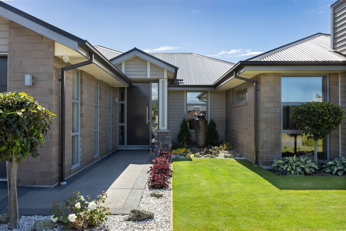 9 Rosario Place, Aidanfield, Christchurch - Carousel 2