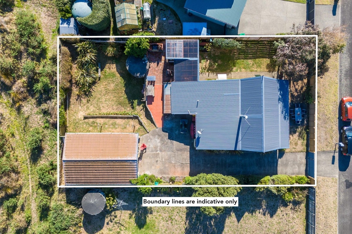 6 James Street, Waikawa Beach, Levin - Carousel 28