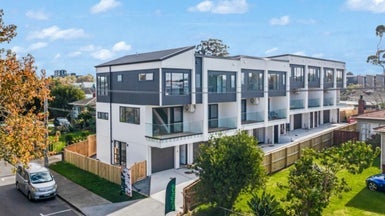 7/19 Matangi Road, Mount Wellington, Auckland - Carousel 1