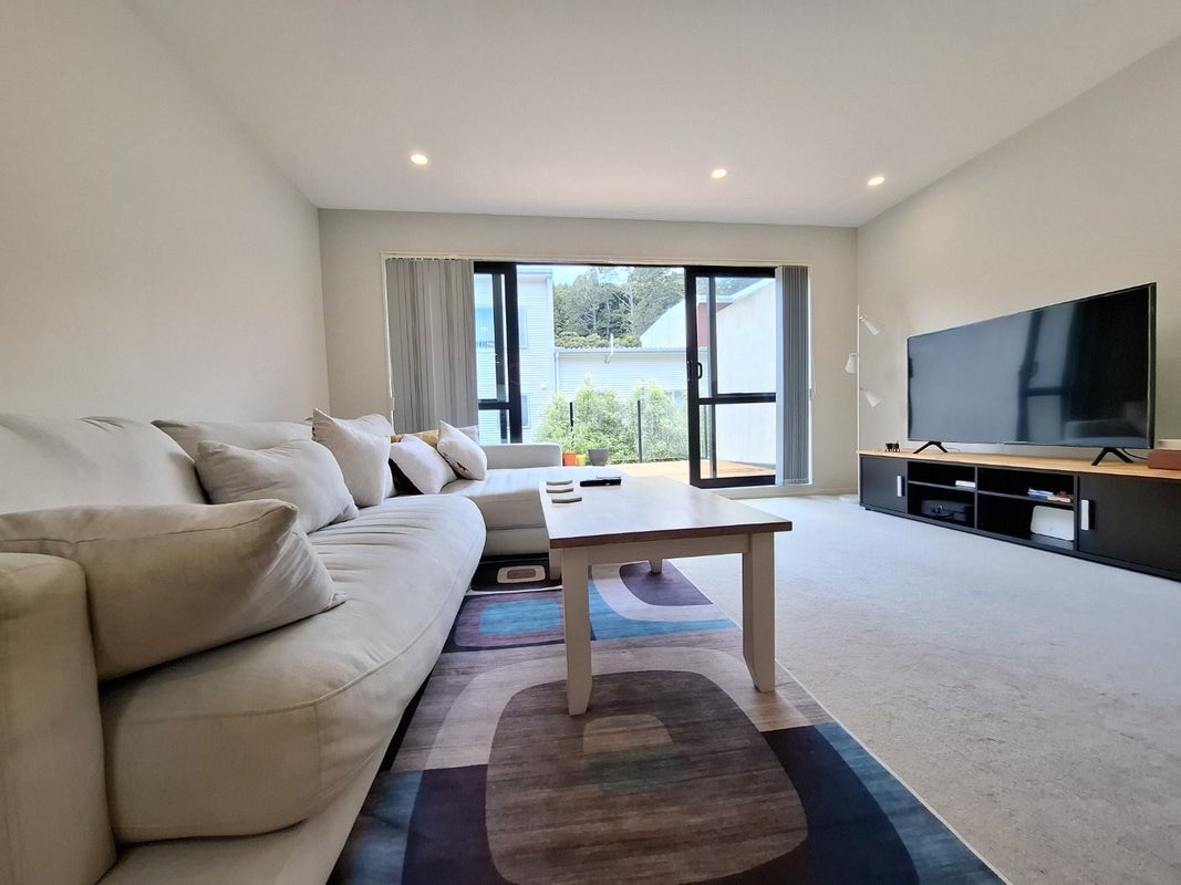10/5 Perekia Street, Albany, Auckland - Carousel 2