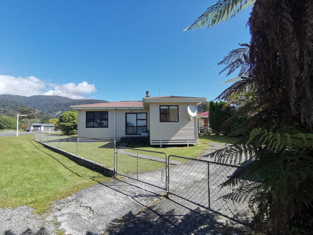 47 Aylmer Street, Ross - Carousel 2