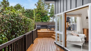 190A Hutchinson Avenue, New Lynn, Auckland - Carousel 1