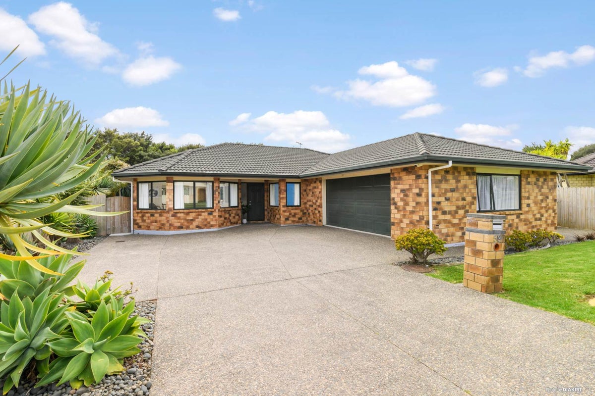53 Raphoe Road, Flat Bush, Auckland - Carousel 1