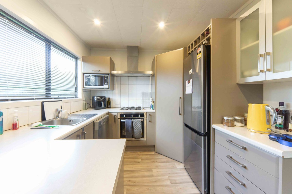 52B Galloway Street, Hamilton East, Hamilton - Carousel 2