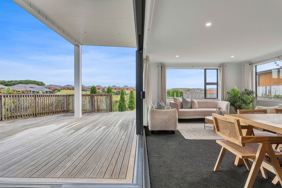 71 Cyrus Street, Whalers Gate, New Plymouth - Carousel 2