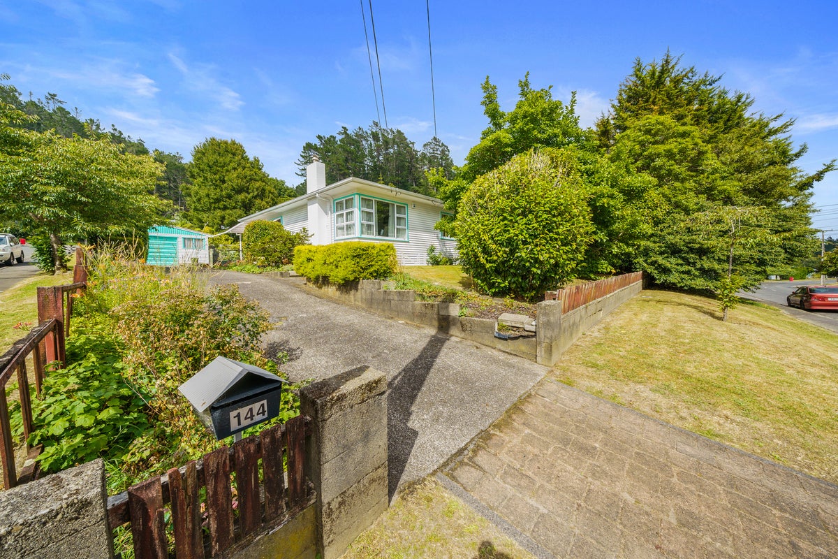 144 Hine Road, Wainuiomata, Lower Hutt - Carousel 2