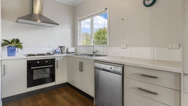 64 Yeovil Road, Te Atatu Peninsula, Auckland - Carousel 1
