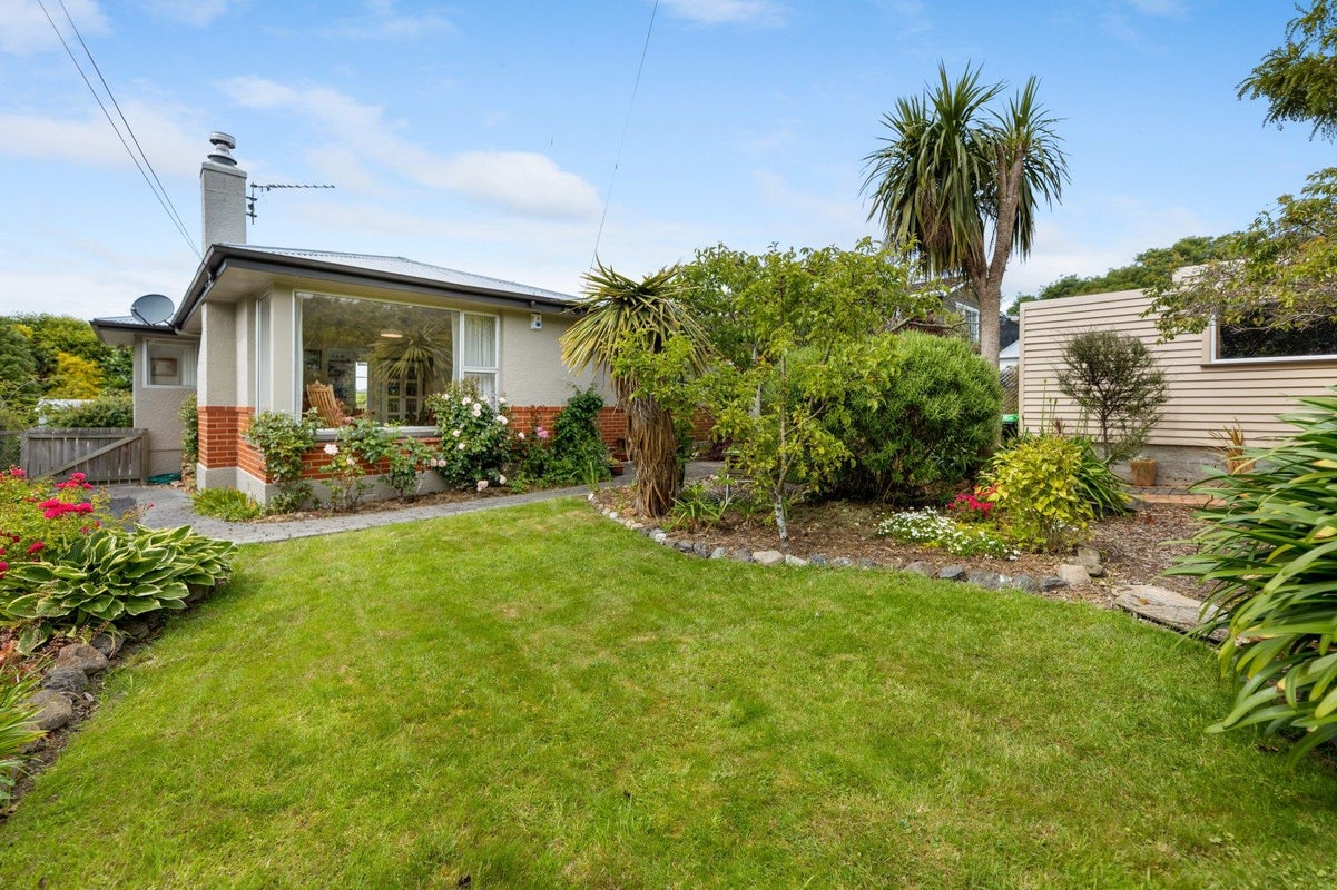 14 Hugh Street, Sawyers Bay, Port Chalmers - Carousel 1