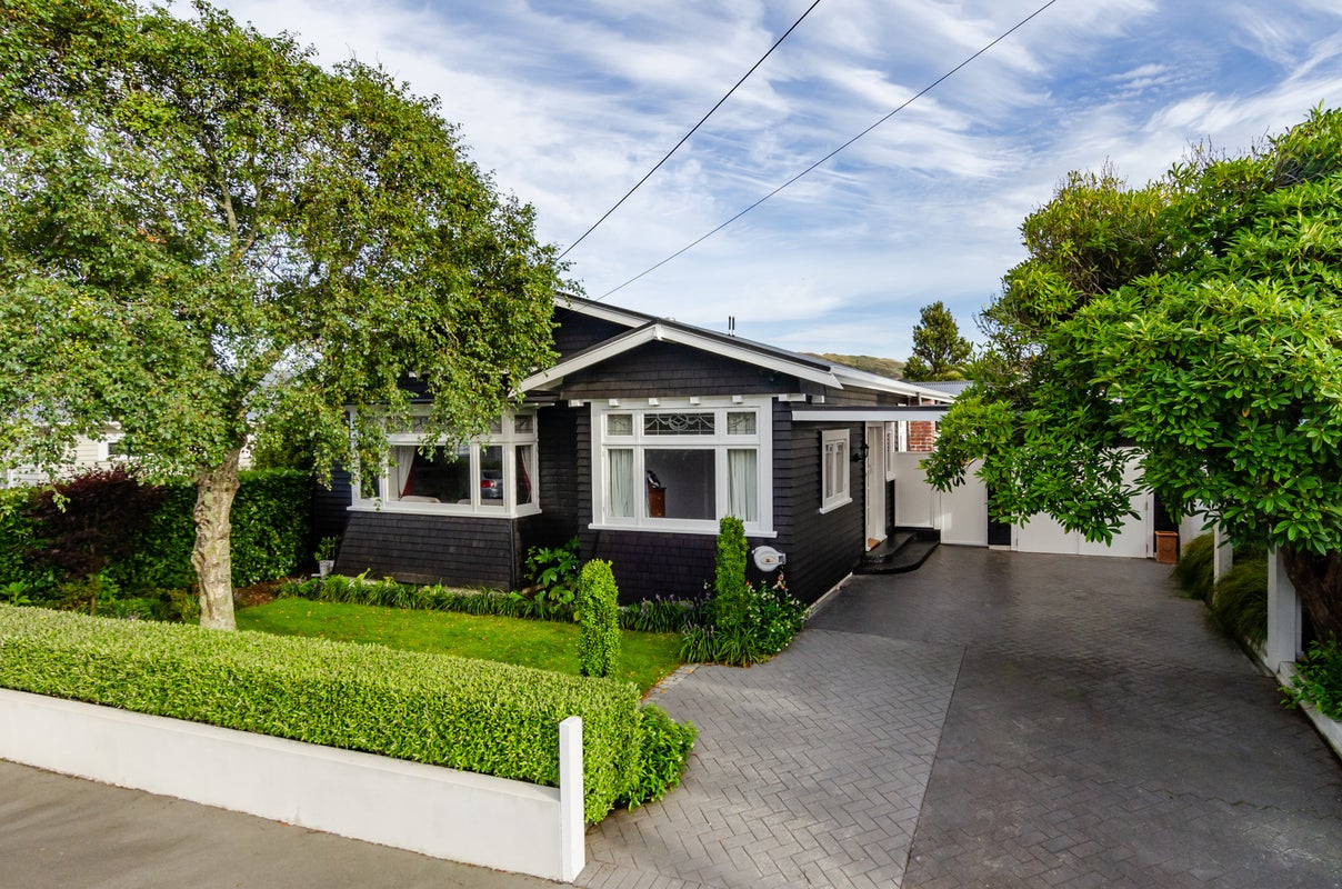8 Scapa Terrace, Karori, Wellington - Carousel 2
