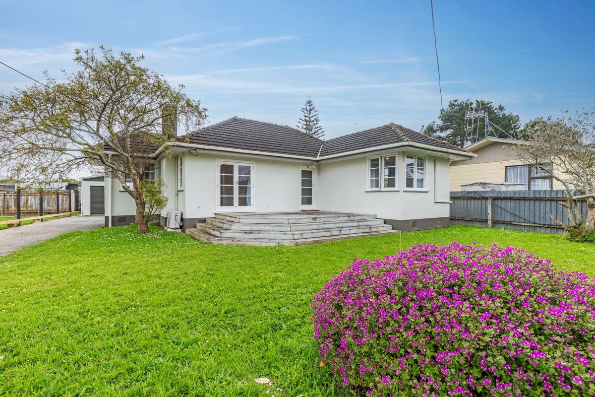 9 Hewitts Road, Linton, Palmerston North - Carousel 2