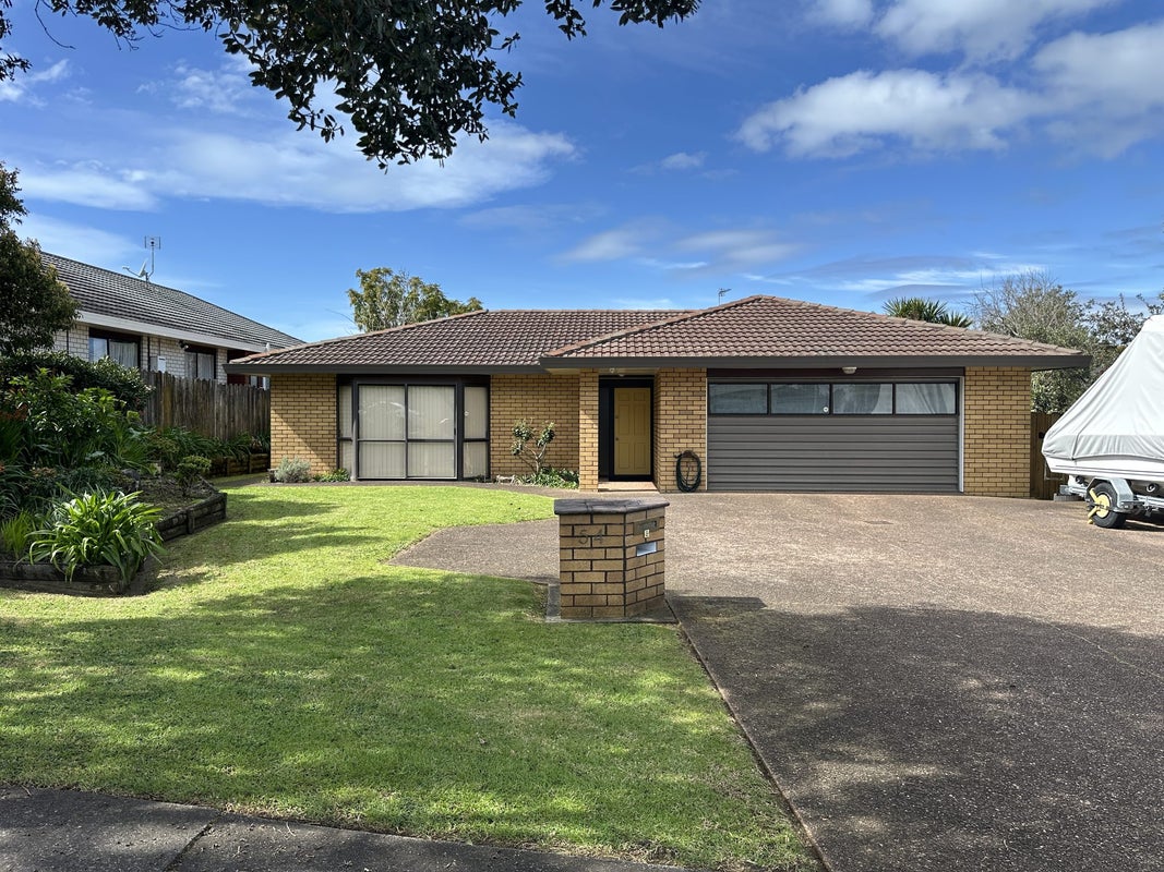 54 Pigeon Mountain Road, Half Moon Bay, Auckland - Carousel 1
