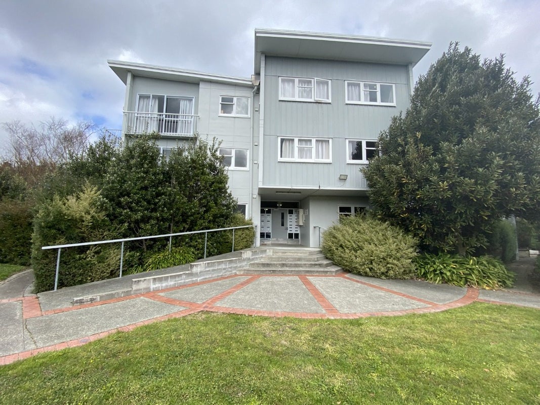 95 Farmer Crescent, Taita, Lower Hutt - Carousel 2