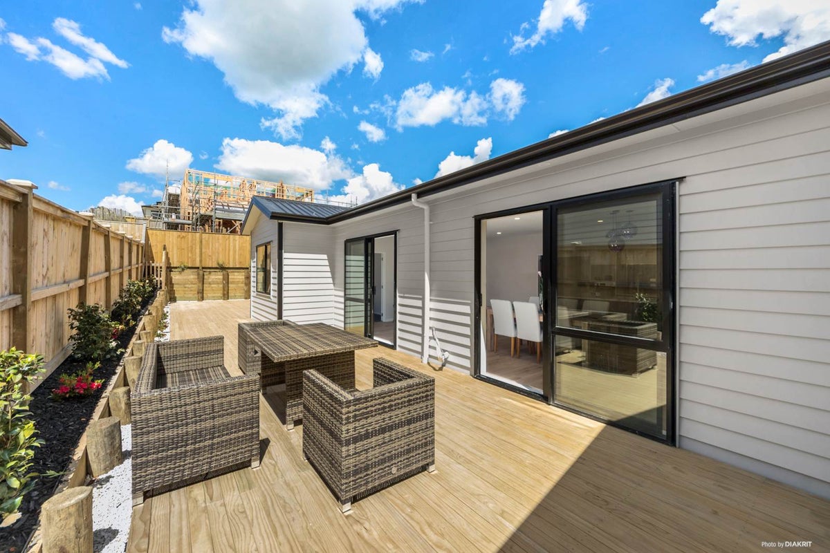 6 Jeroboam Loop, Kumeu - Carousel 2