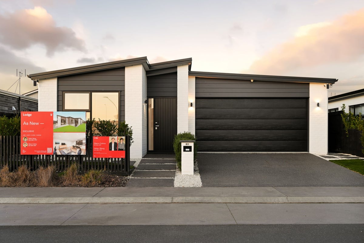 20 Ogilvie Avenue, Chartwell, Hamilton - Carousel 1