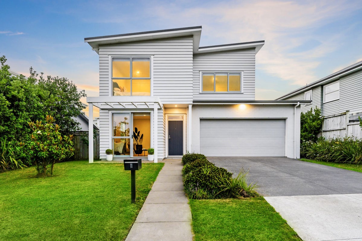 11 Kukuwai Avenue, Red Beach, Whangaparaoa - Carousel 1