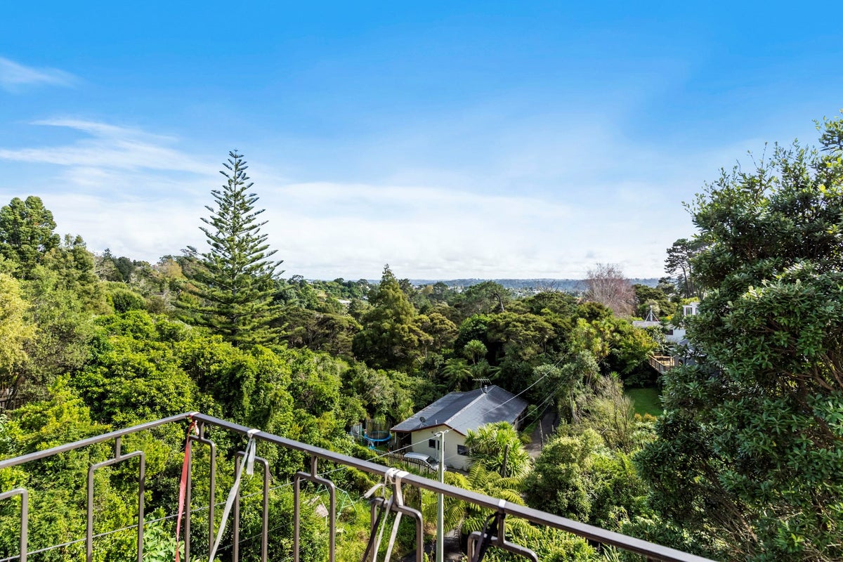 2/27 Rangatira Road, Birkdale, Auckland - Carousel 2