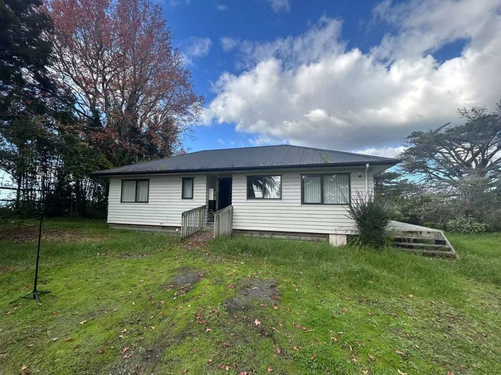 116 Simpson Road, Henderson Valley, Auckland - Carousel 1