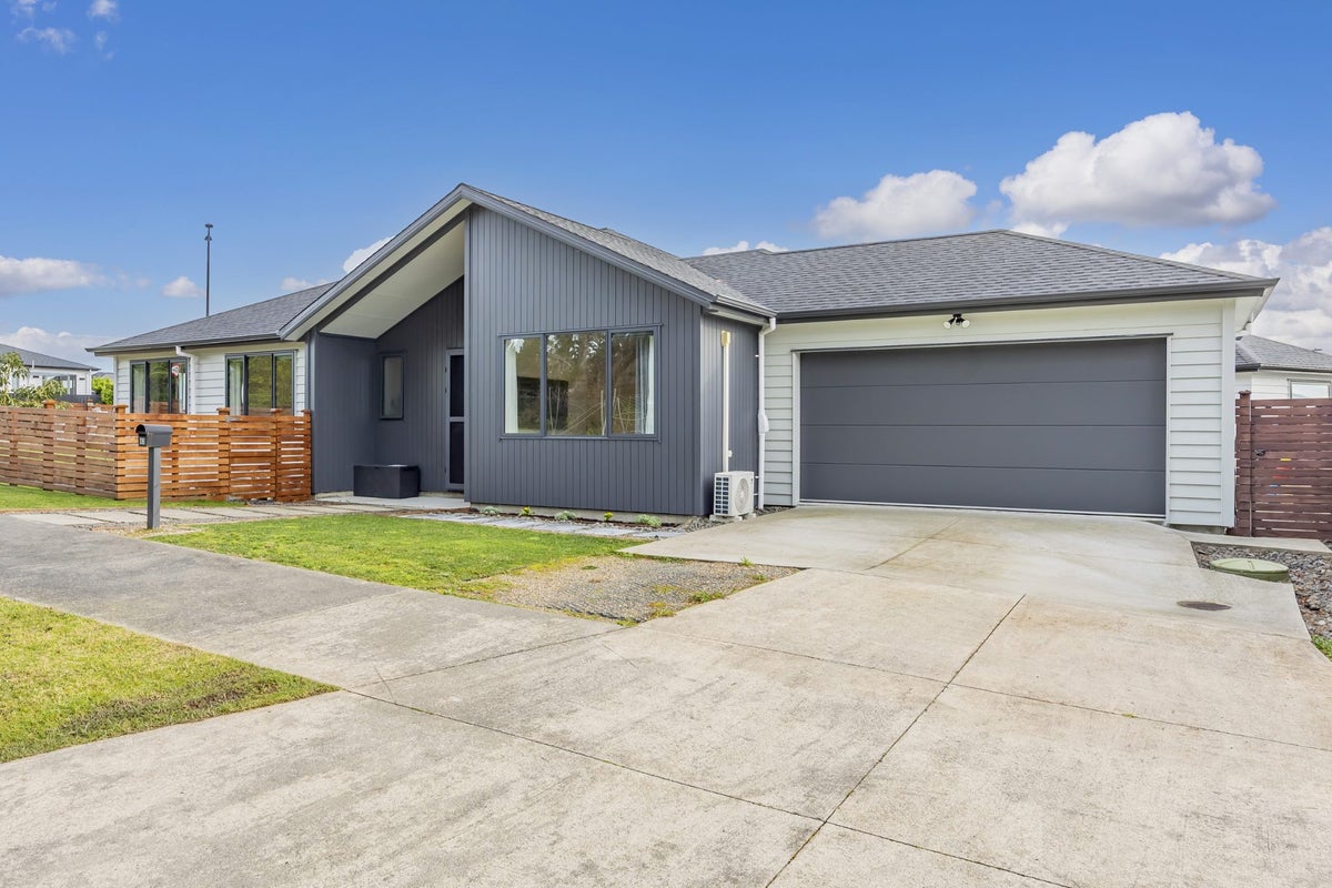 83 Nobilo Road, Kumeu - Carousel 1