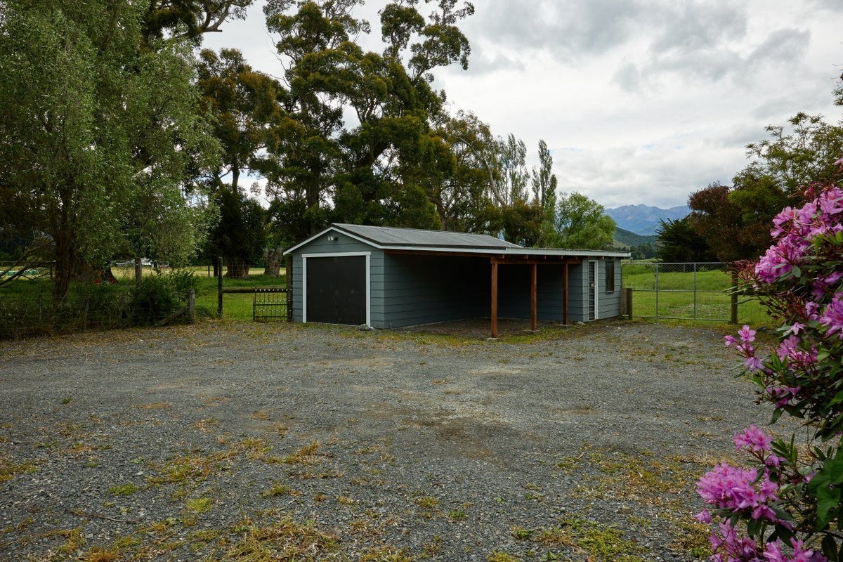 486 Whatawhata Road, Temple View, Hamilton - Carousel 2