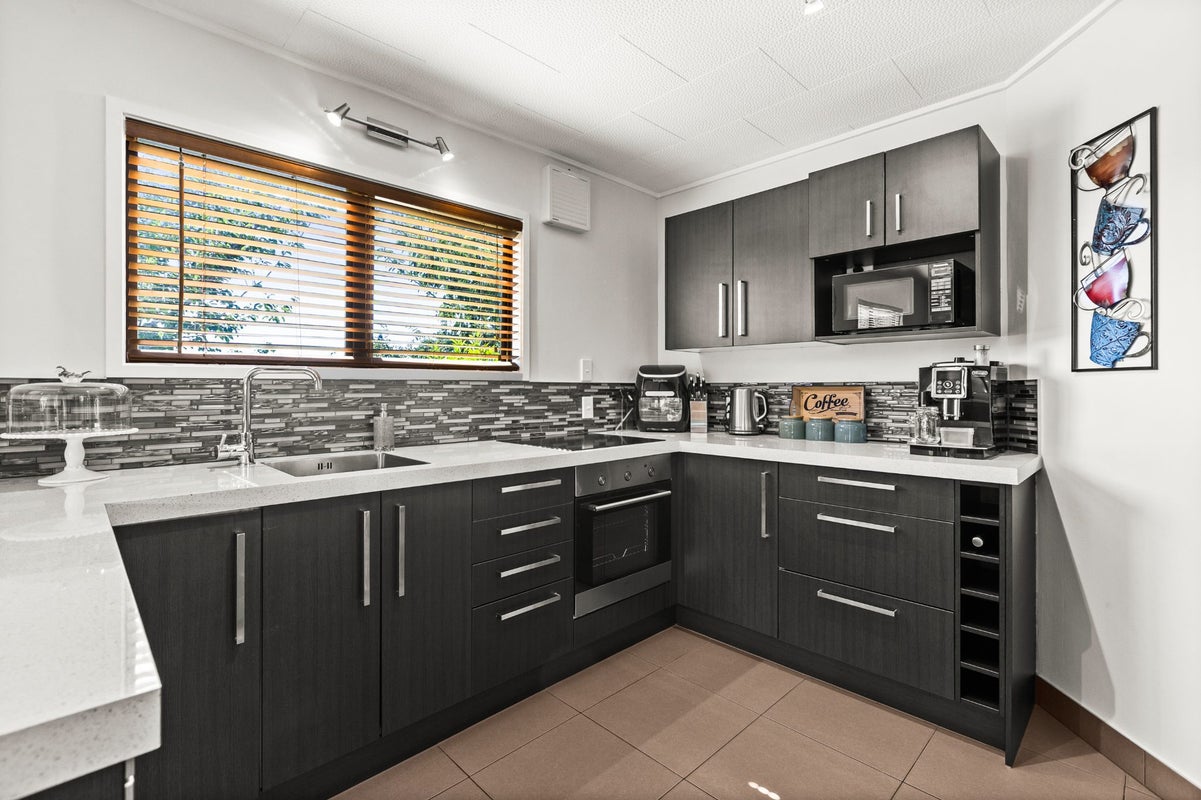 17 Gilmour Place, Taradale, Napier - Carousel 2
