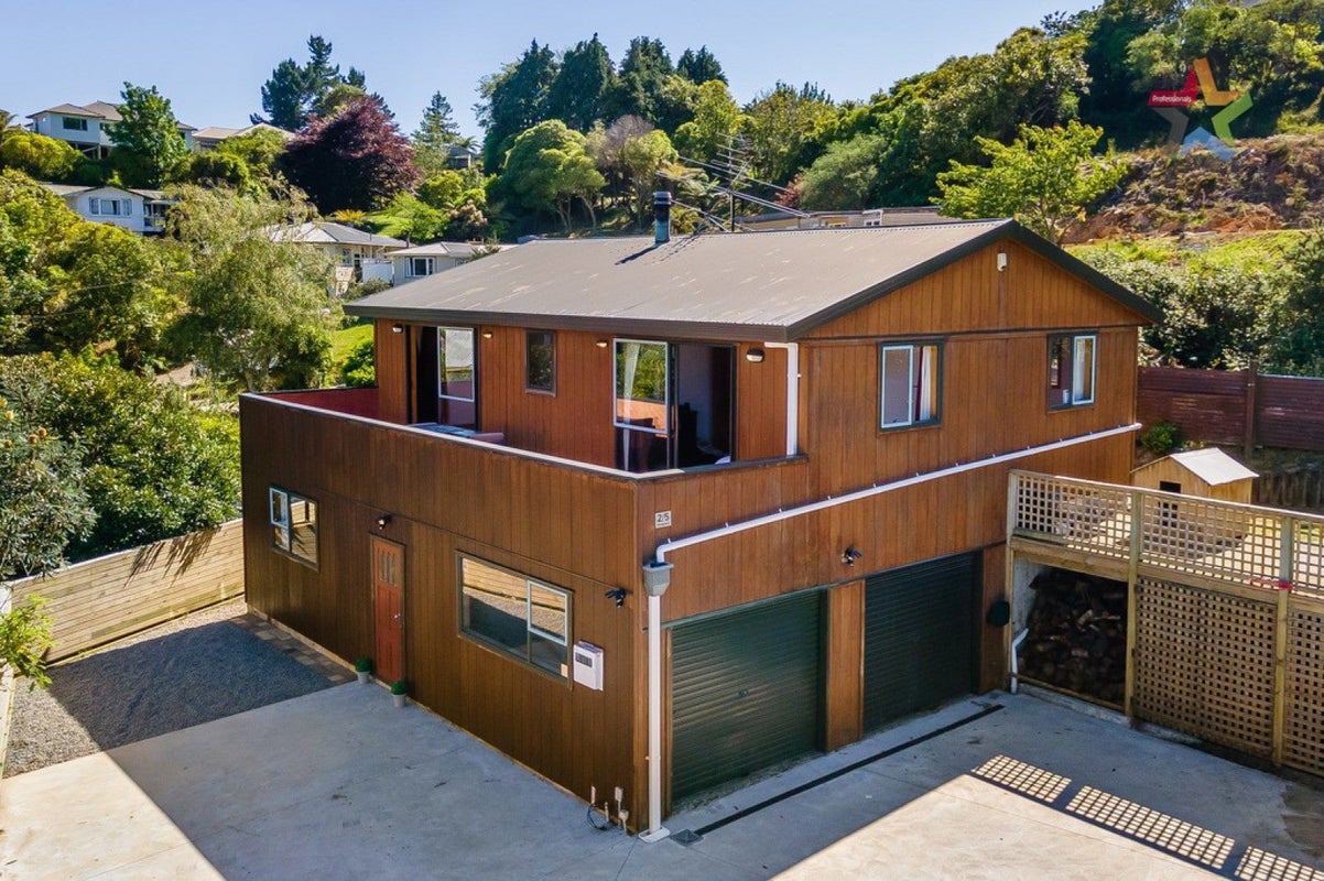 2/5 Montgomery Street, Stokes Valley, Lower Hutt - Carousel 1