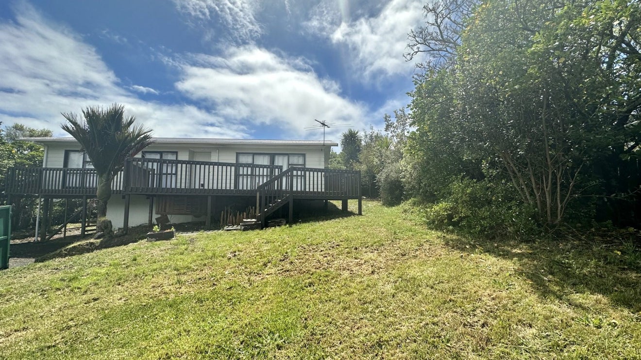 25 Midgley Road, West Harbour, Auckland - Carousel 1